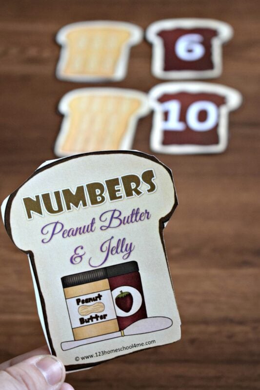 FREE Count and Match Peanut Butter and Jelly Sandwiches - this is such a fun math activity for preschoolers to practice counting to 10 with this math game for prek and kindergarten age kids. #counting #preschool #backtoschool