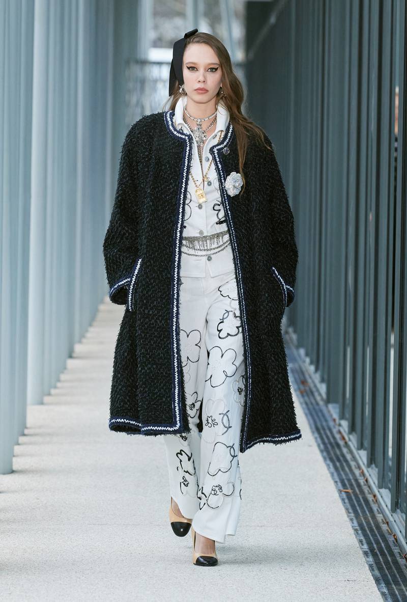 Chanel's Métiers d’Art collection look 30.